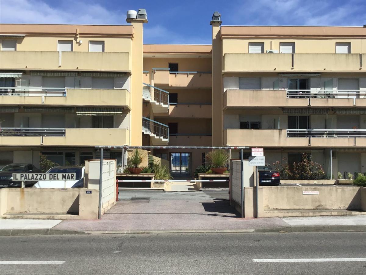 Studio 207-Front De Mer Parking Prive Cavalaire-sur-Mer Exteriör bild