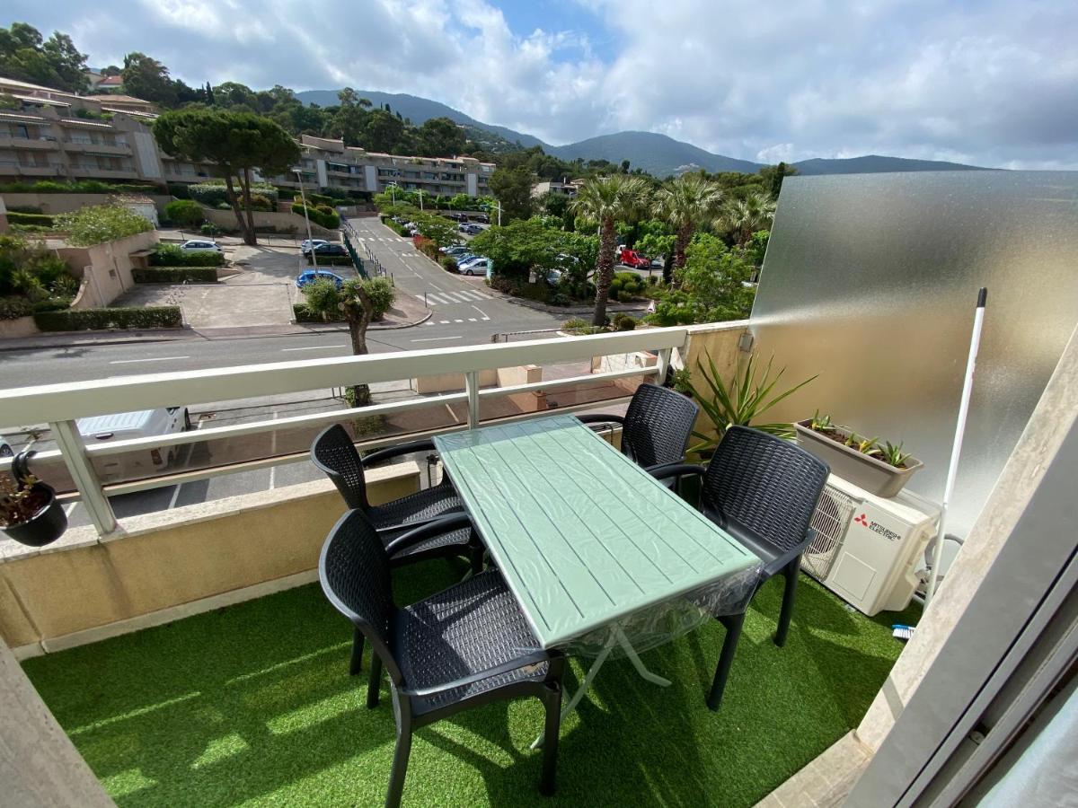 Studio 207-Front De Mer Parking Prive Cavalaire-sur-Mer Exteriör bild